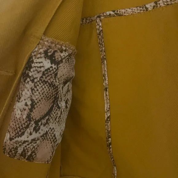 Anthropologie. NORA flounce sleeve trucker cropped jacket in mustard yellow - Picture 9 of 10